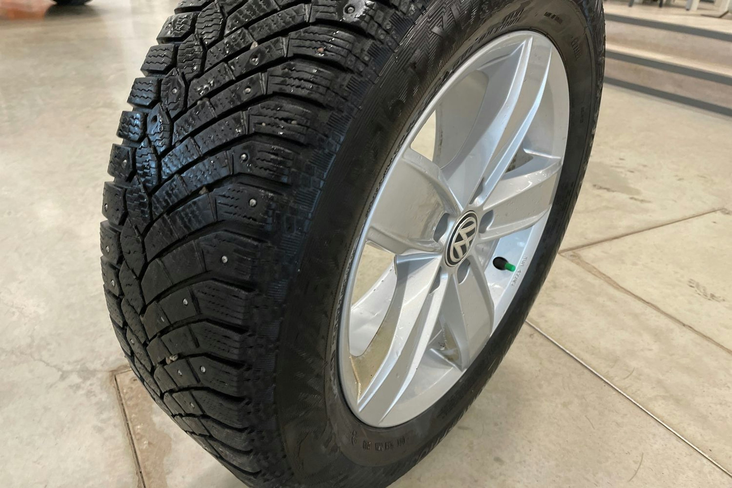 musta Volkswagen Passat 2022 kuva 35.
