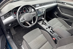 Sininen Volkswagen PASSAT 2022 kuva 3.