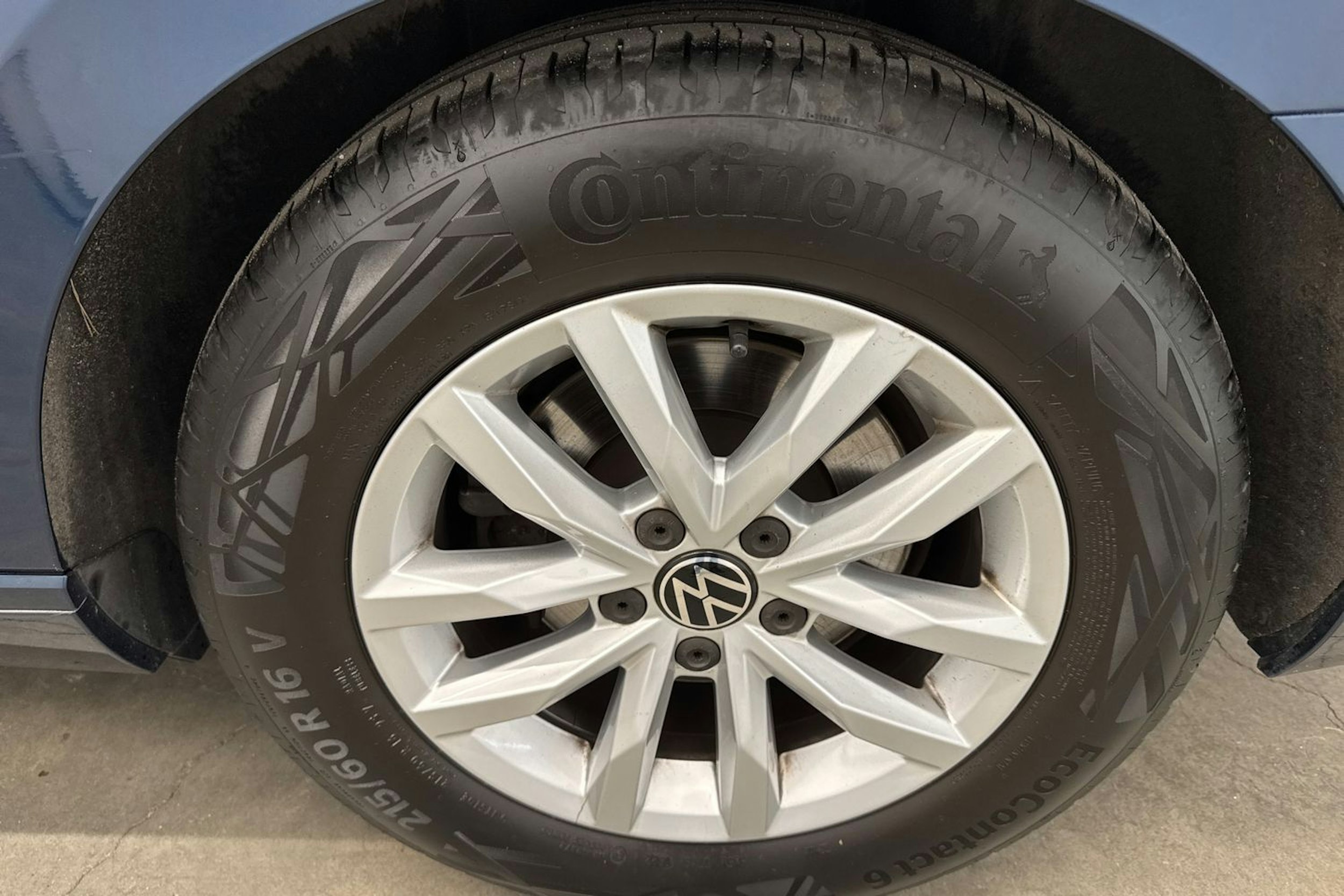 Sininen Volkswagen PASSAT 2022 kuva 14.