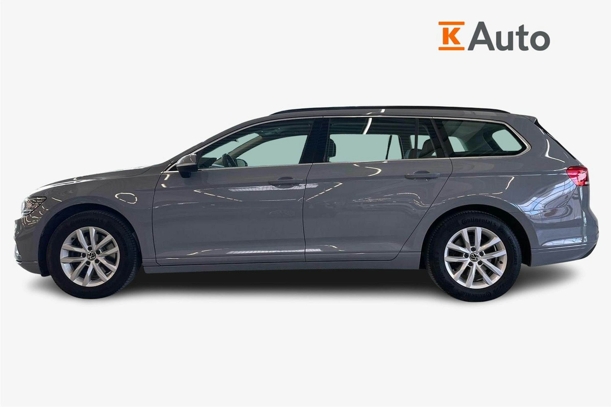 harmaa Volkswagen Passat 2022 kuva 6.