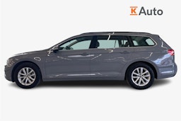 harmaa Volkswagen Passat 2022 kuva 6.
