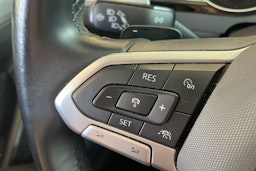 harmaa Volkswagen Passat 2022 kuva 17.