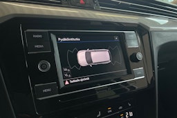 harmaa Volkswagen Passat 2022 kuva 21.