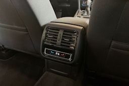 harmaa Volkswagen Passat 2022 kuva 23.