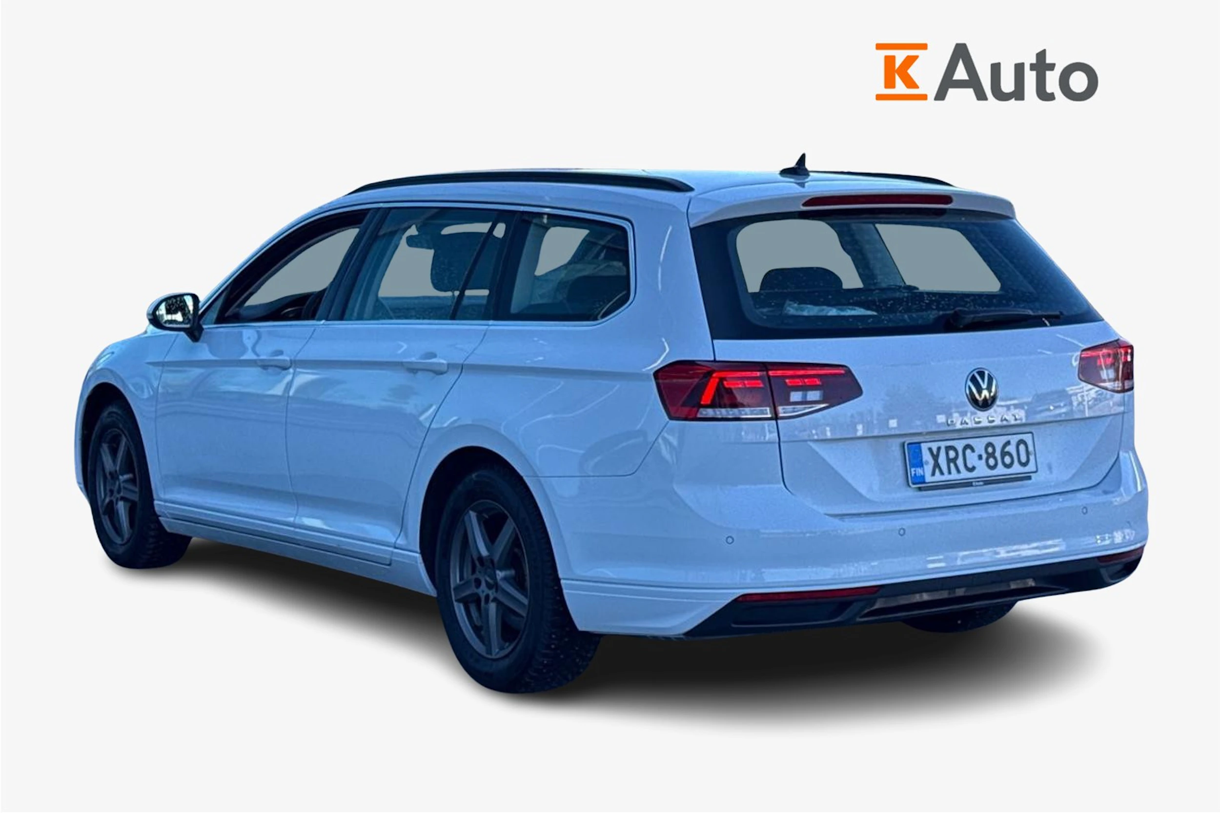 valkoinen Volkswagen Passat 2022 kuva 2.