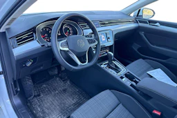 valkoinen Volkswagen Passat 2022 kuva 3.