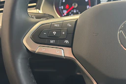 valkoinen Volkswagen Passat 2022 kuva 23.