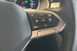 valkoinen Volkswagen Passat 2022 kuva 24.