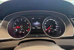 valkoinen Volkswagen Passat 2022 kuva 26.