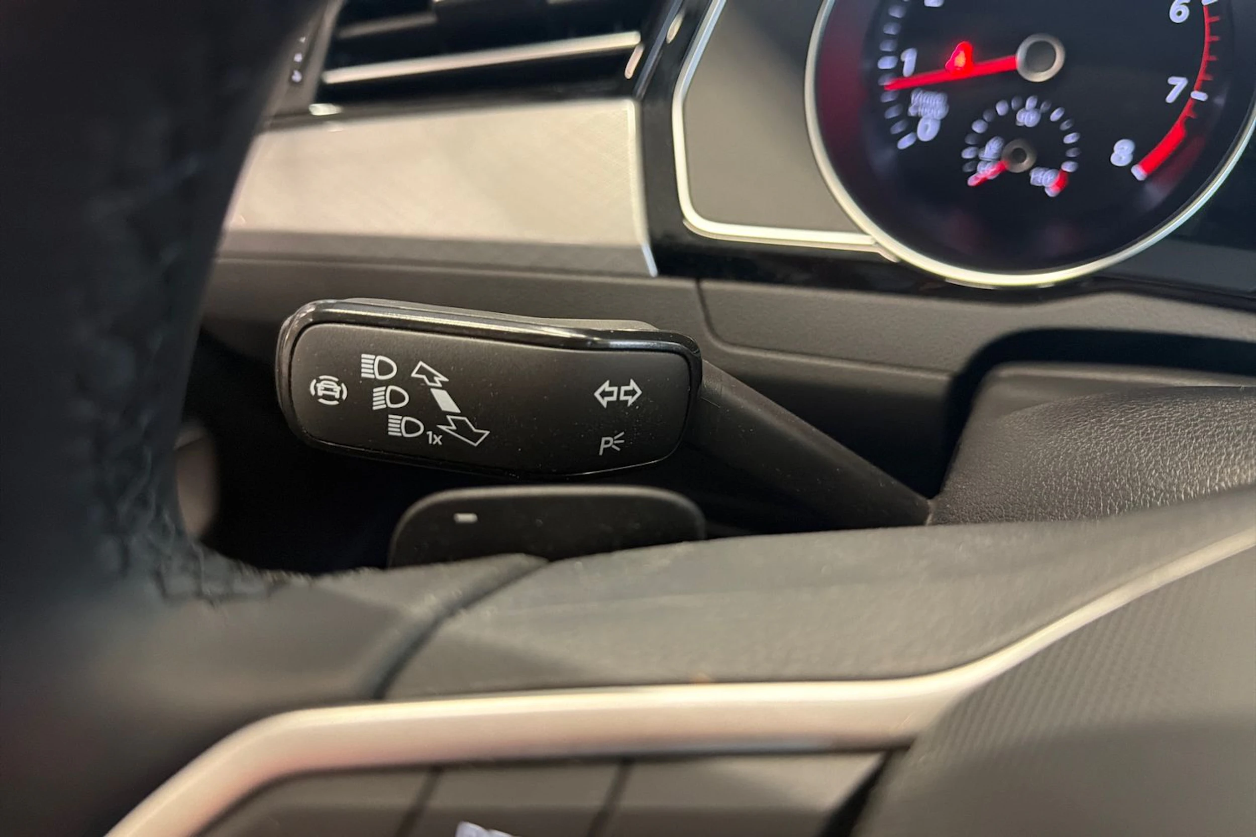 valkoinen Volkswagen Passat 2022 kuva 27.