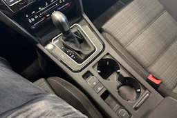valkoinen Volkswagen Passat 2022 kuva 33.