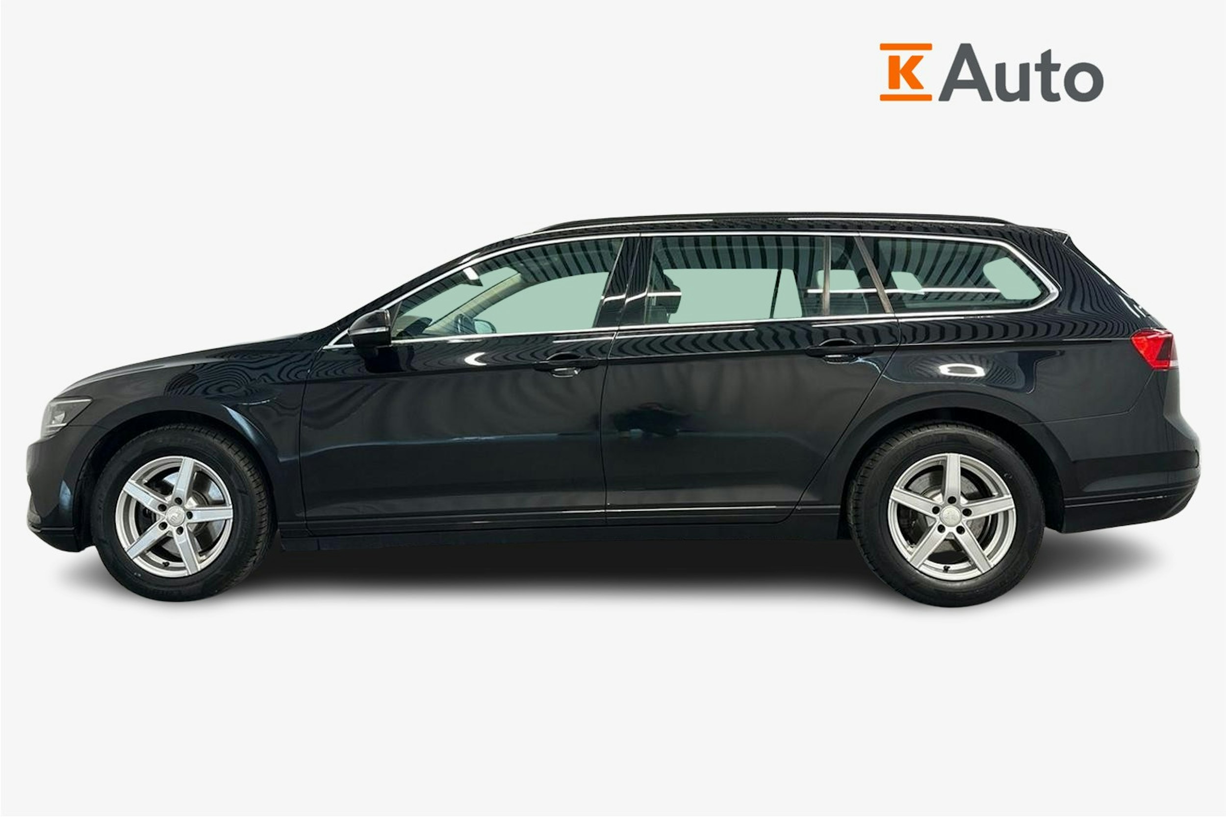 musta Volkswagen Passat 2022 kuva 6.