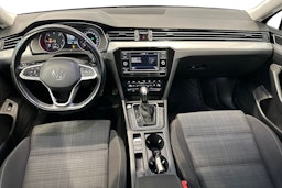 musta Volkswagen Passat 2022 kuva 9.
