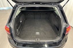 musta Volkswagen Passat 2022 kuva 14.