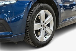 sininen Volkswagen Passat 2022 kuva 9.