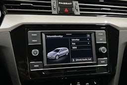 sininen Volkswagen Passat 2022 kuva 15.