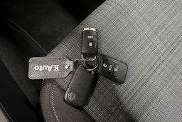 sininen Volkswagen Passat 2022 kuva 18.