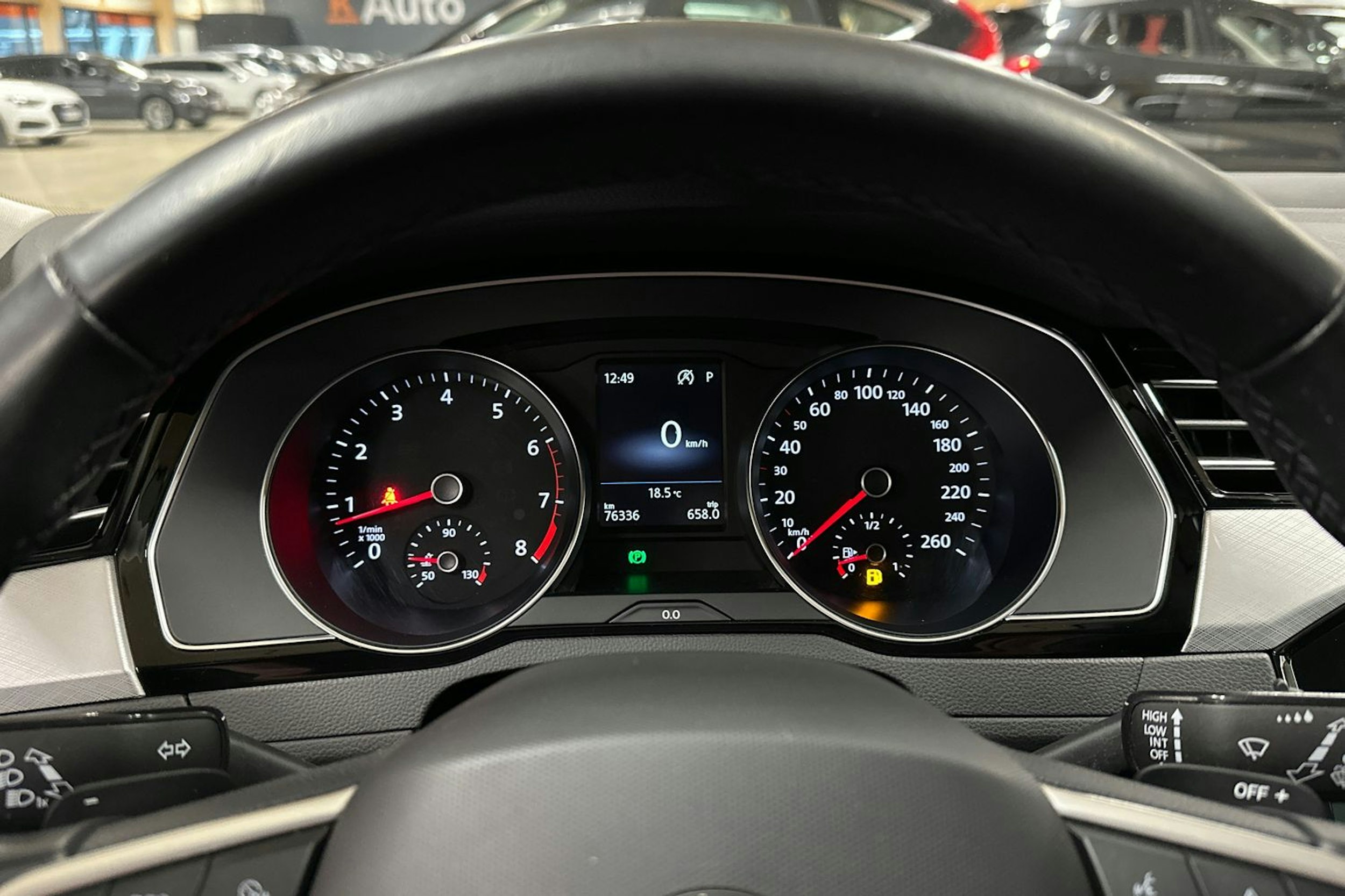 sininen Volkswagen Passat 2022 kuva 19.