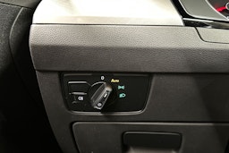 sininen Volkswagen Passat 2022 kuva 22.