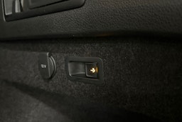 sininen Volkswagen Passat 2022 kuva 24.