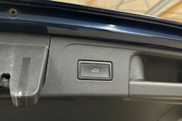 sininen Volkswagen Passat 2022 kuva 26.