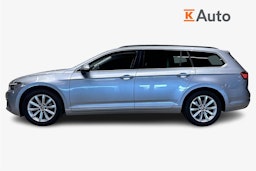 harmaa Volkswagen Passat 2022 kuva 6.