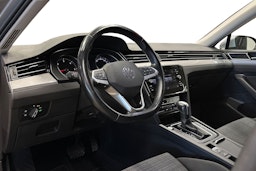 harmaa Volkswagen Passat 2022 kuva 7.