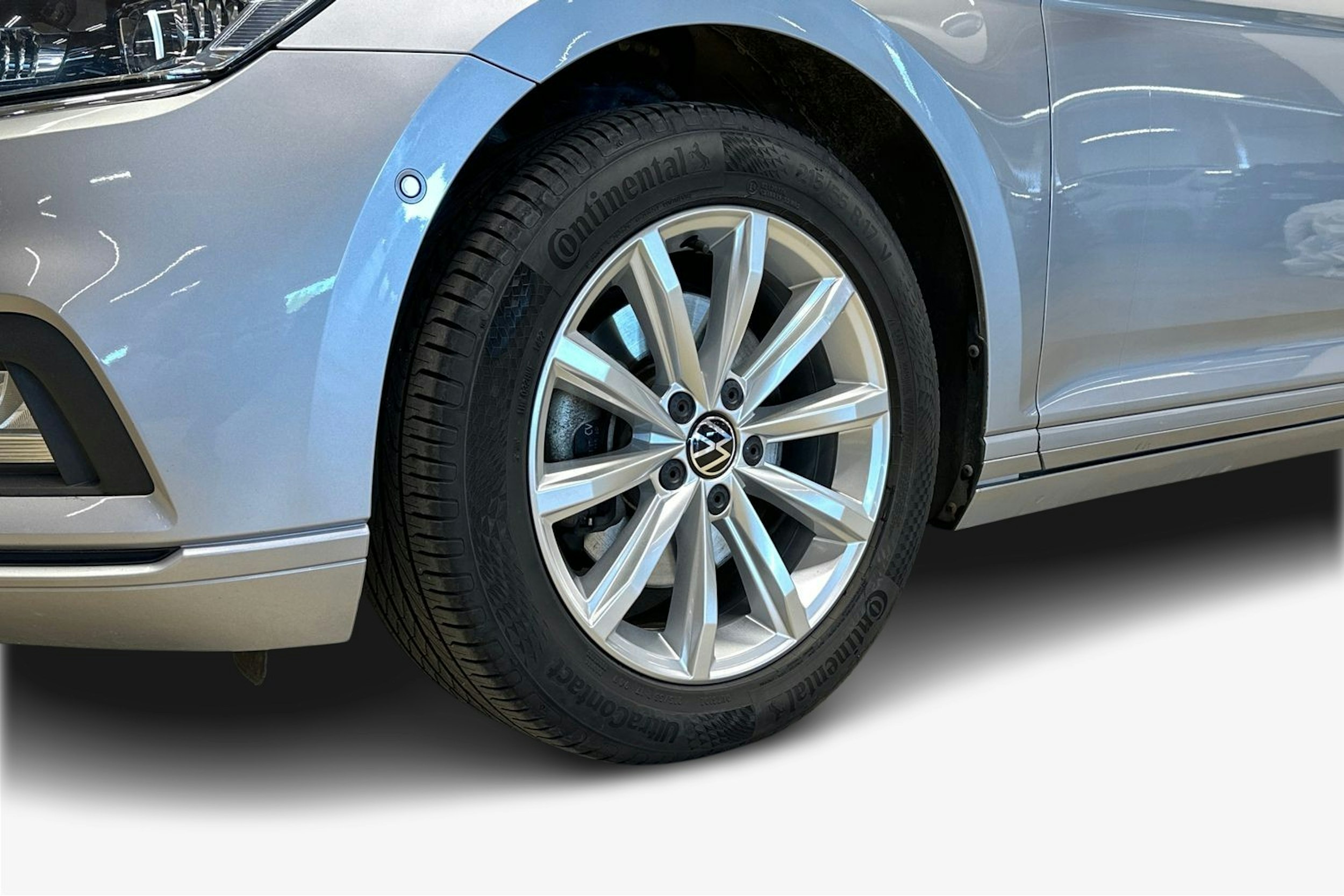 harmaa Volkswagen Passat 2022 kuva 17.