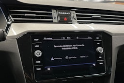 harmaa Volkswagen Passat 2022 kuva 21.