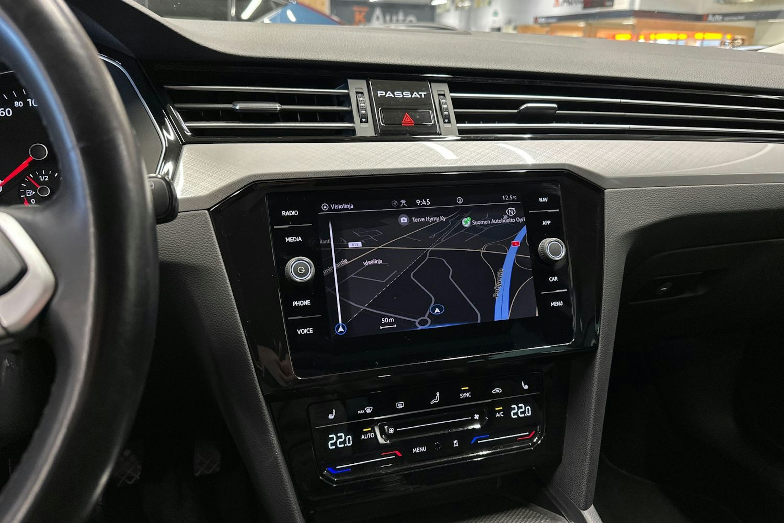 harmaa Volkswagen Passat 2022 kuva 22.