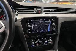 harmaa Volkswagen Passat 2022 kuva 22.