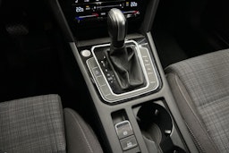 harmaa Volkswagen Passat 2022 kuva 23.