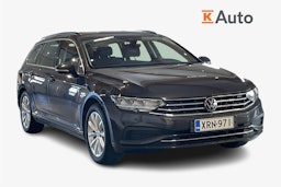 harmaa Volkswagen Passat 2022 kuva 1.