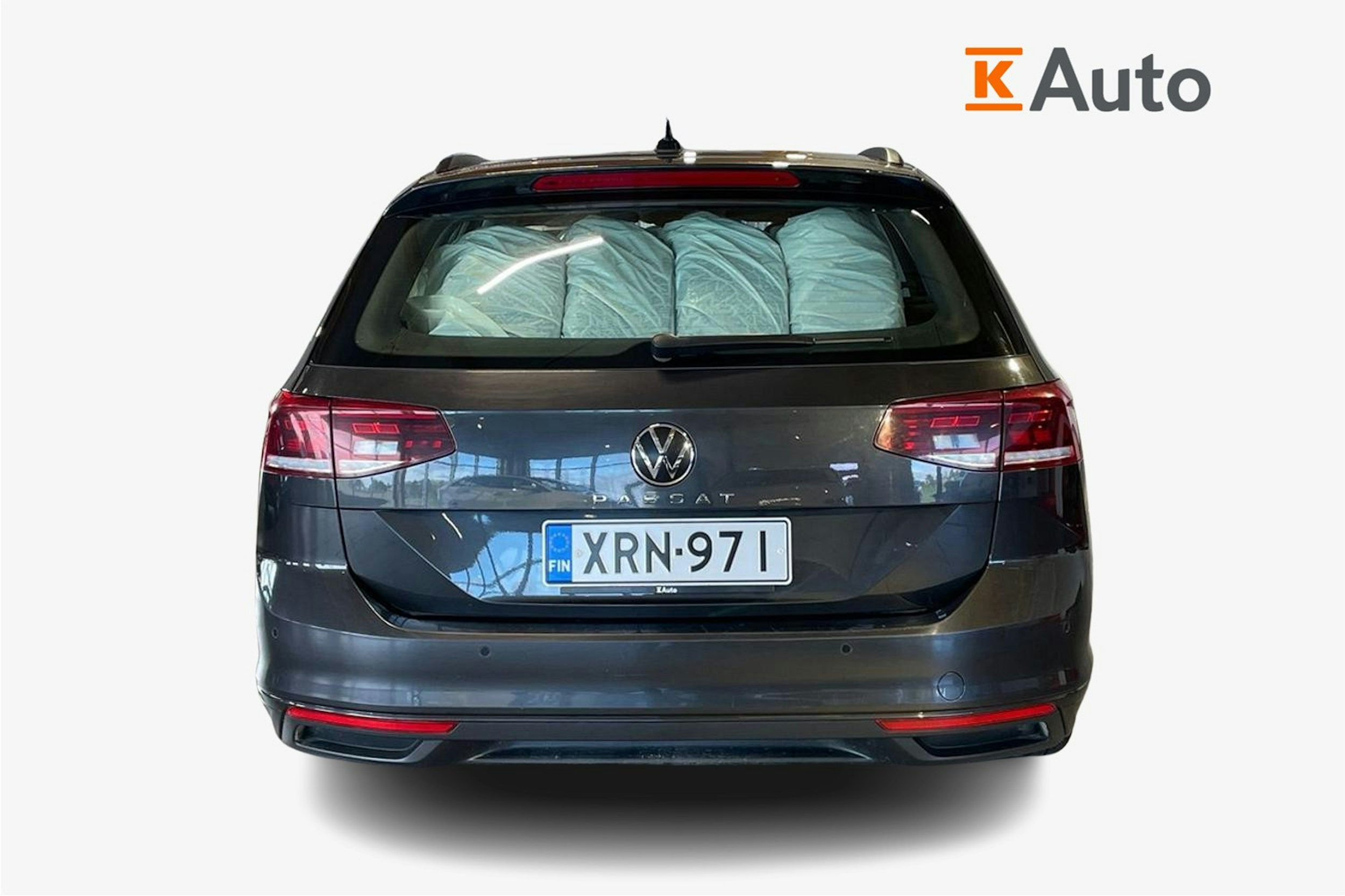 harmaa Volkswagen Passat 2022 kuva 3.
