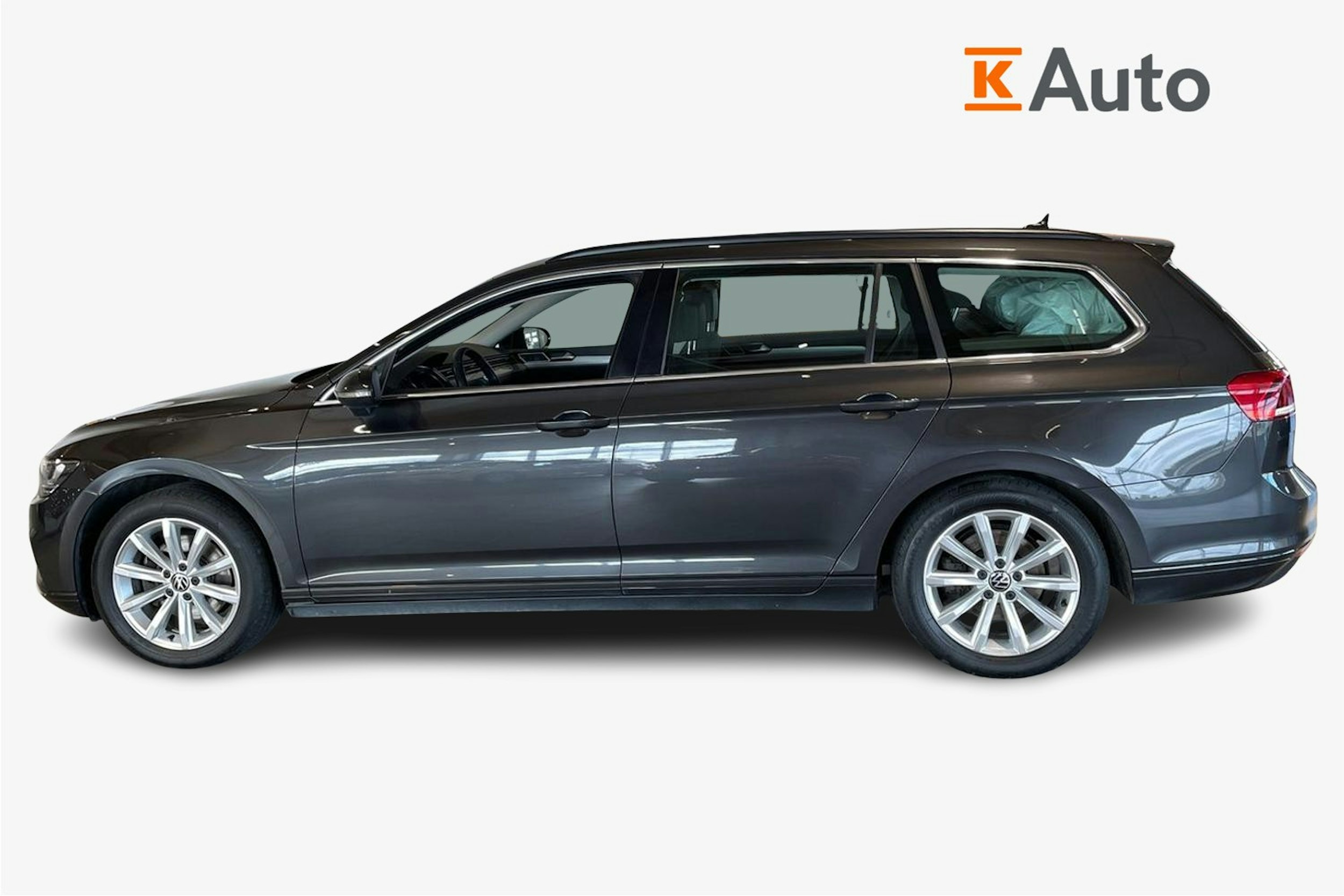 harmaa Volkswagen Passat 2022 kuva 6.