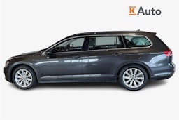 harmaa Volkswagen Passat 2022 kuva 6.