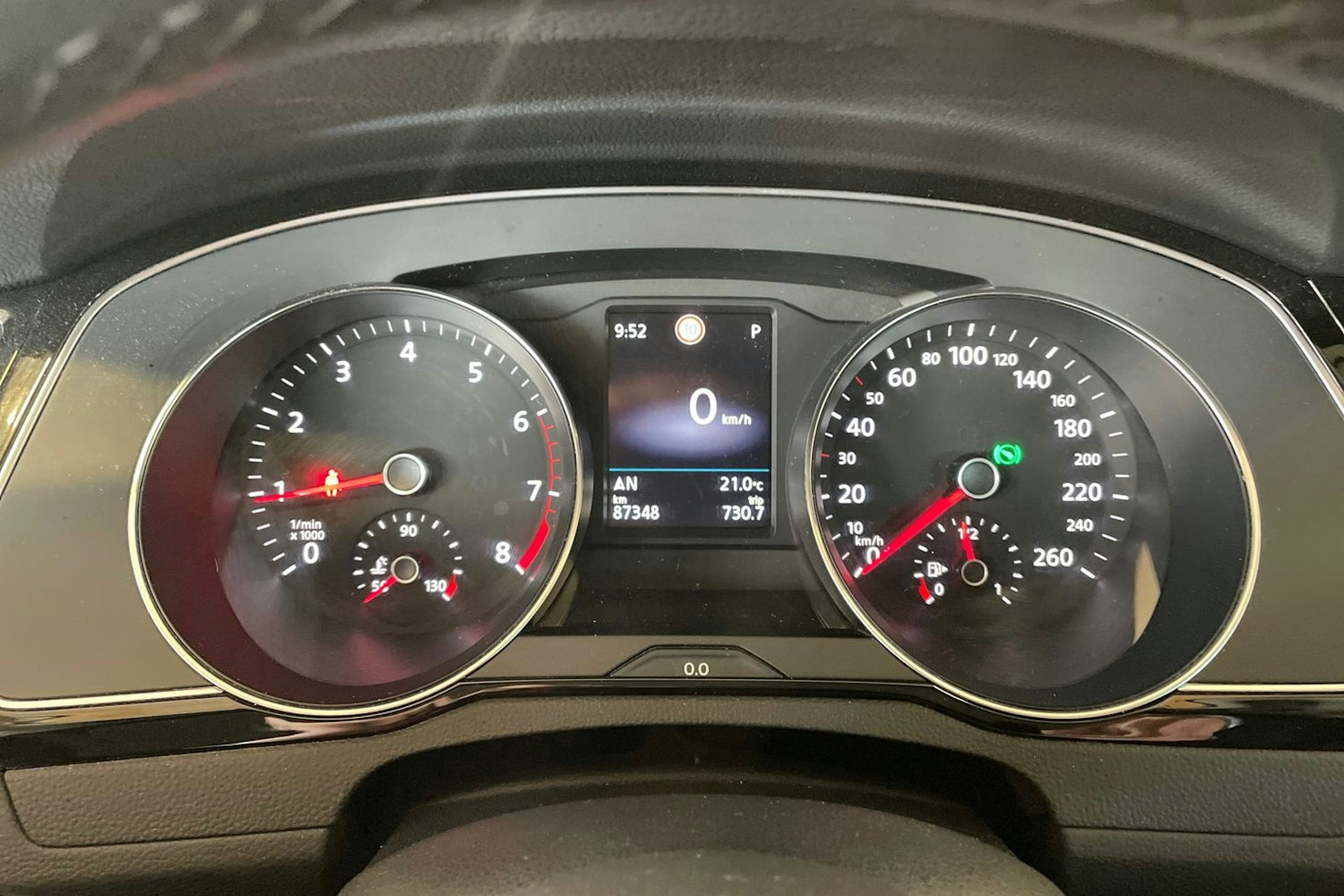 harmaa Volkswagen Passat 2022 kuva 14.