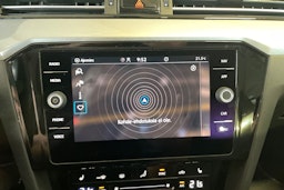 harmaa Volkswagen Passat 2022 kuva 16.
