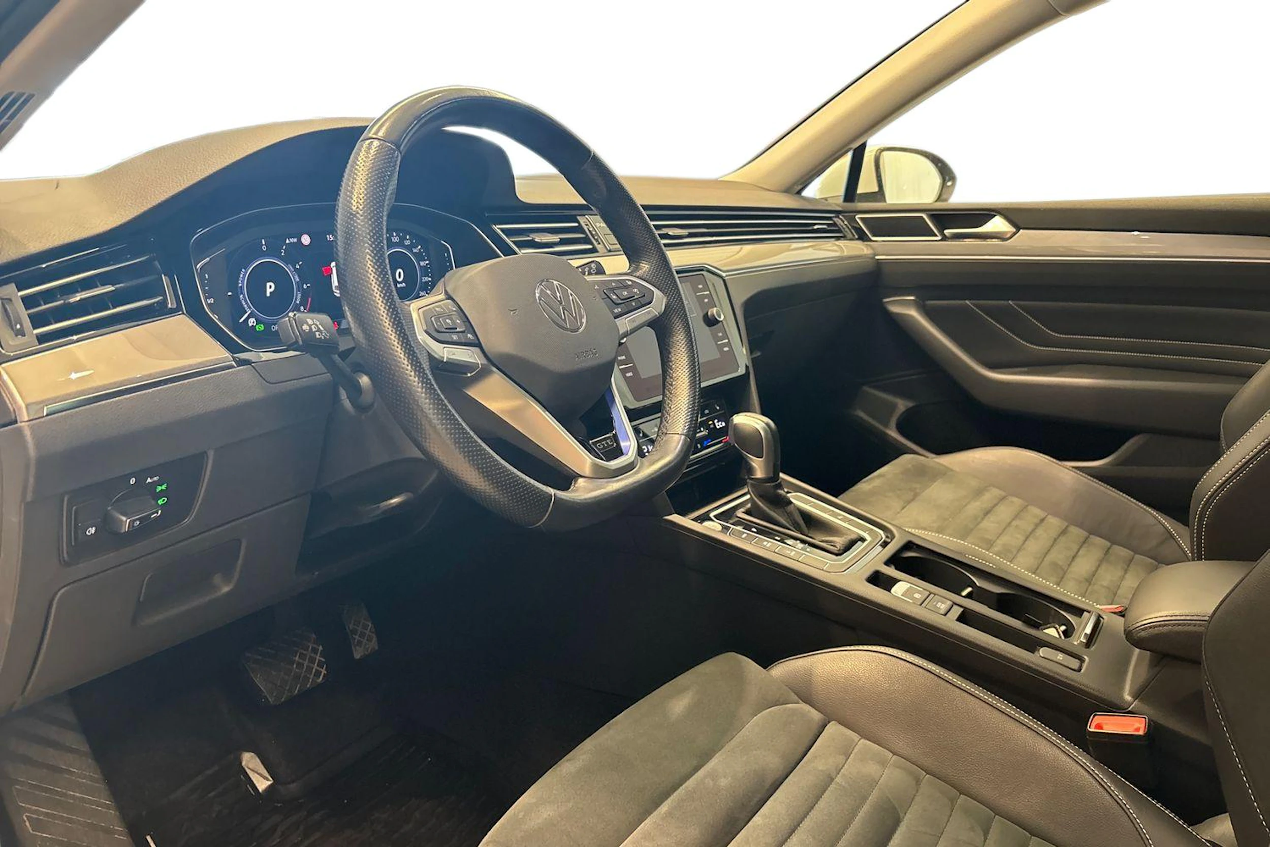 Valkoinen Volkswagen PASSAT 2022 kuva 8.