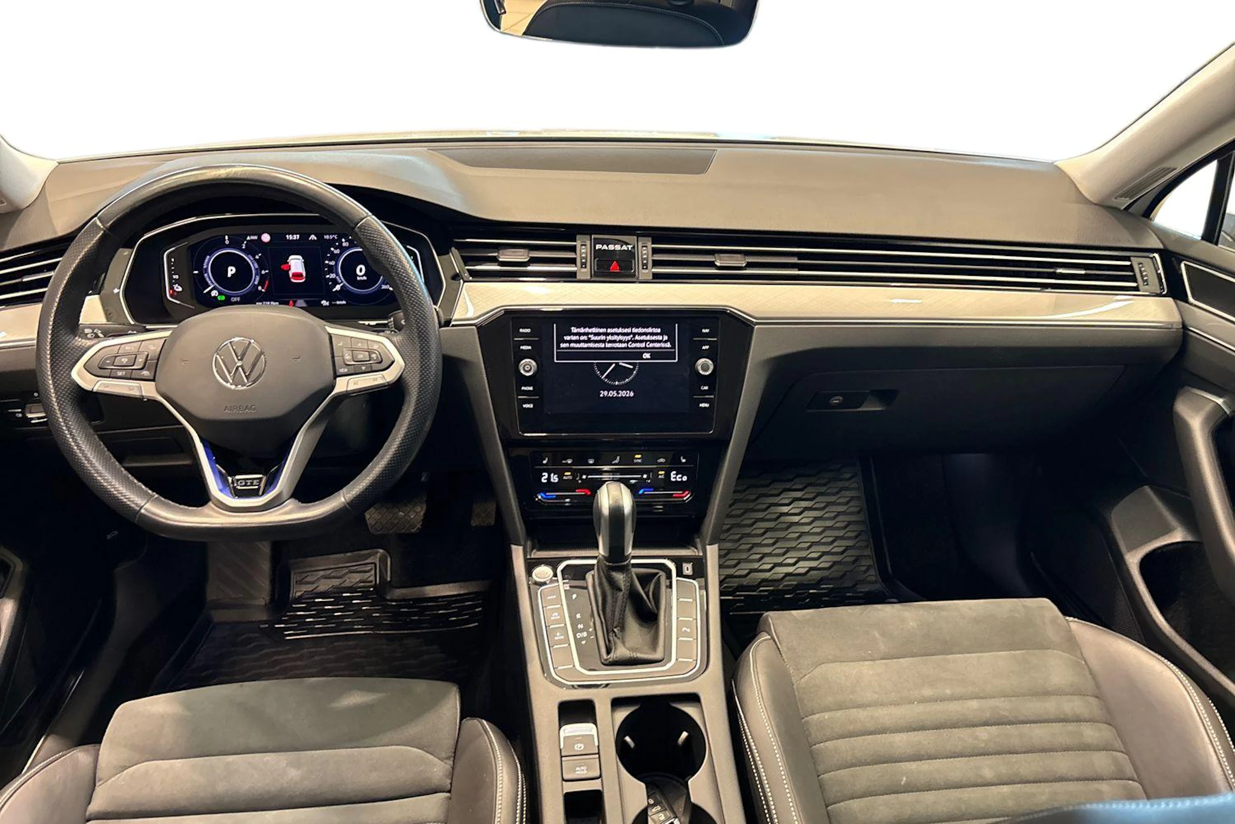 Valkoinen Volkswagen PASSAT 2022 kuva 9.