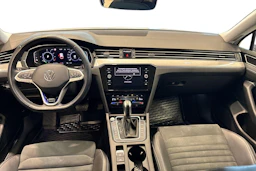 Valkoinen Volkswagen PASSAT 2022 kuva 9.