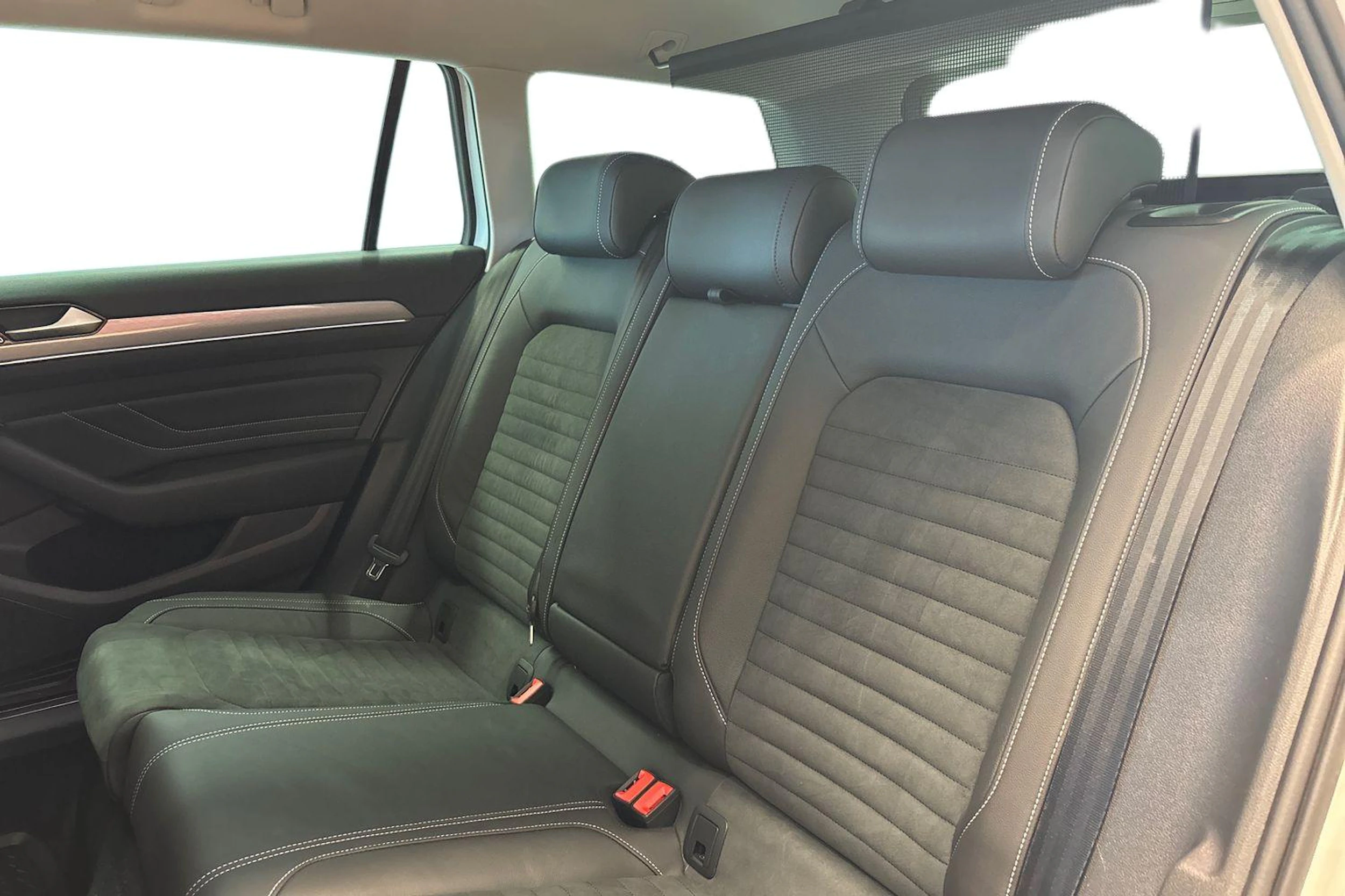 Valkoinen Volkswagen PASSAT 2022 kuva 11.