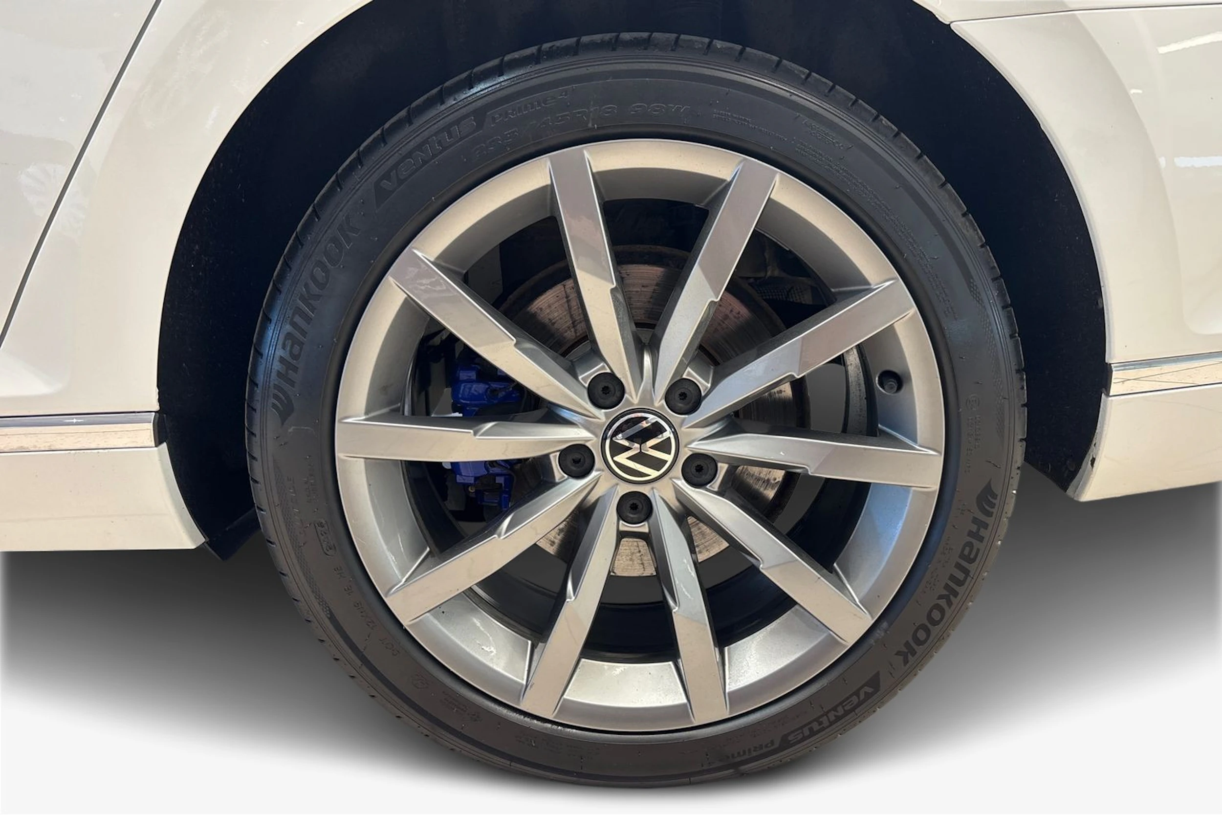 Valkoinen Volkswagen PASSAT 2022 kuva 12.