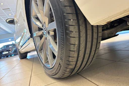 Valkoinen Volkswagen PASSAT 2022 kuva 13.