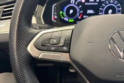 Valkoinen Volkswagen PASSAT 2022 kuva 19.