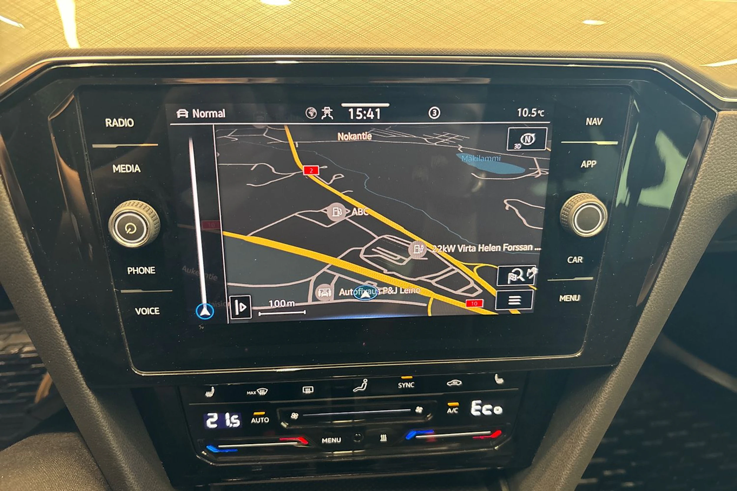 Valkoinen Volkswagen PASSAT 2022 kuva 24.