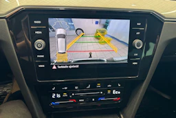 Valkoinen Volkswagen PASSAT 2022 kuva 27.