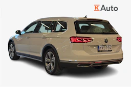valkoinen Volkswagen Passat 2022 kuva 2.