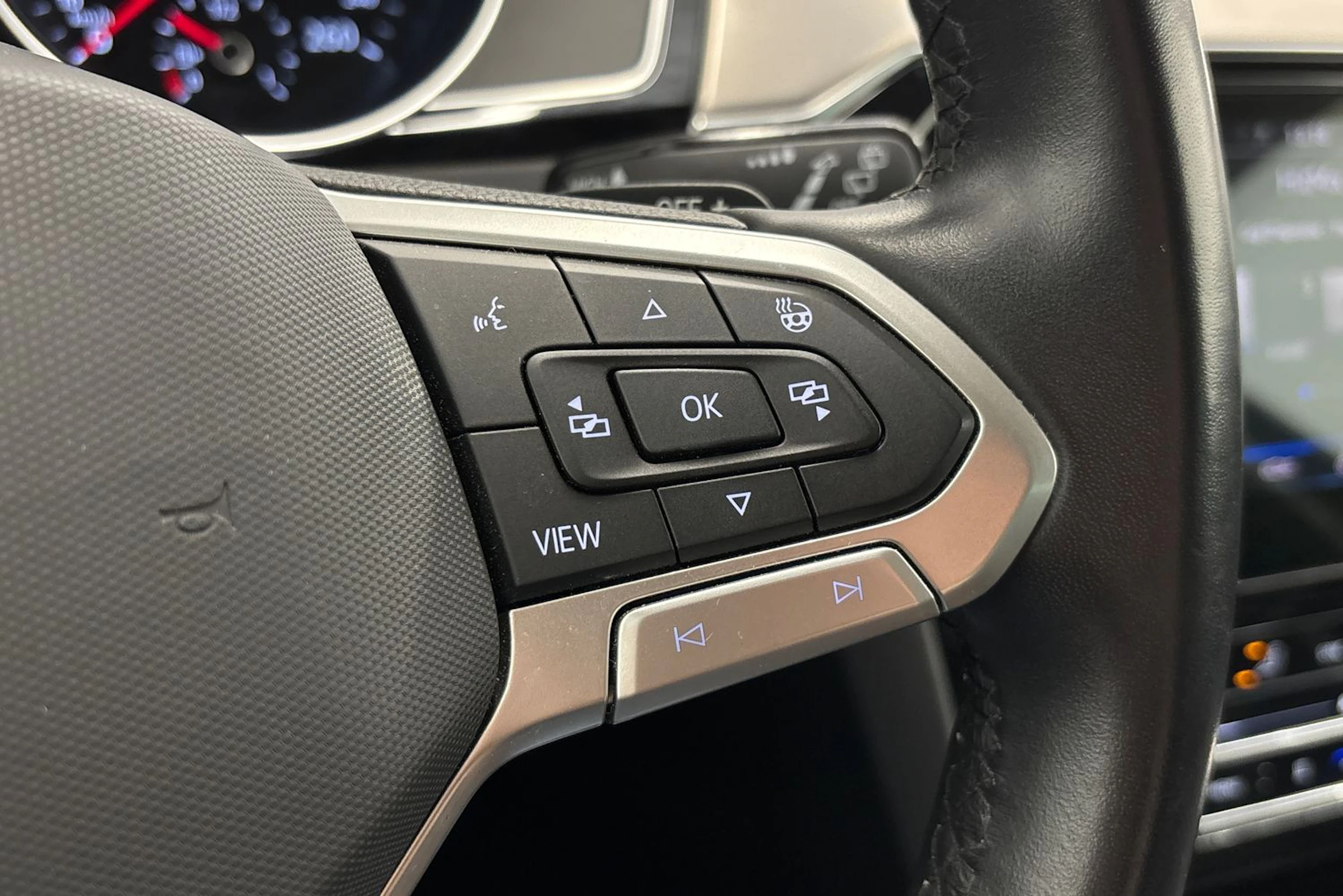 musta Volkswagen Passat 2022 kuva 15.