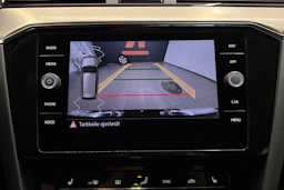 musta Volkswagen Passat 2022 kuva 17.